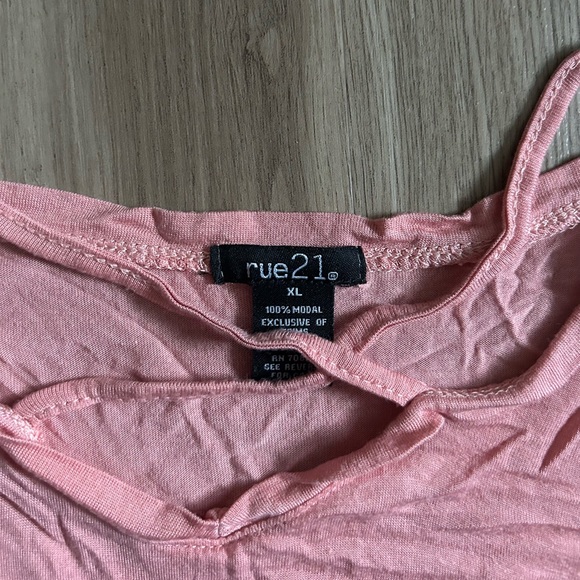 Cross neck T-shirt - Picture 3 of 4